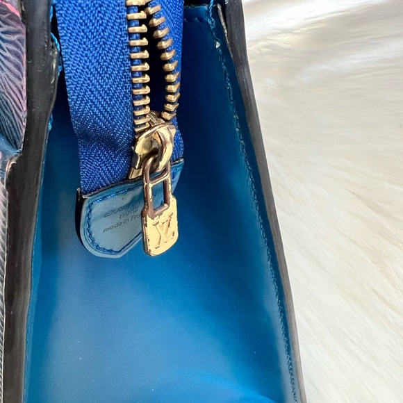 Authentic Louis Vuitton Handbag - Picture 8 of 15